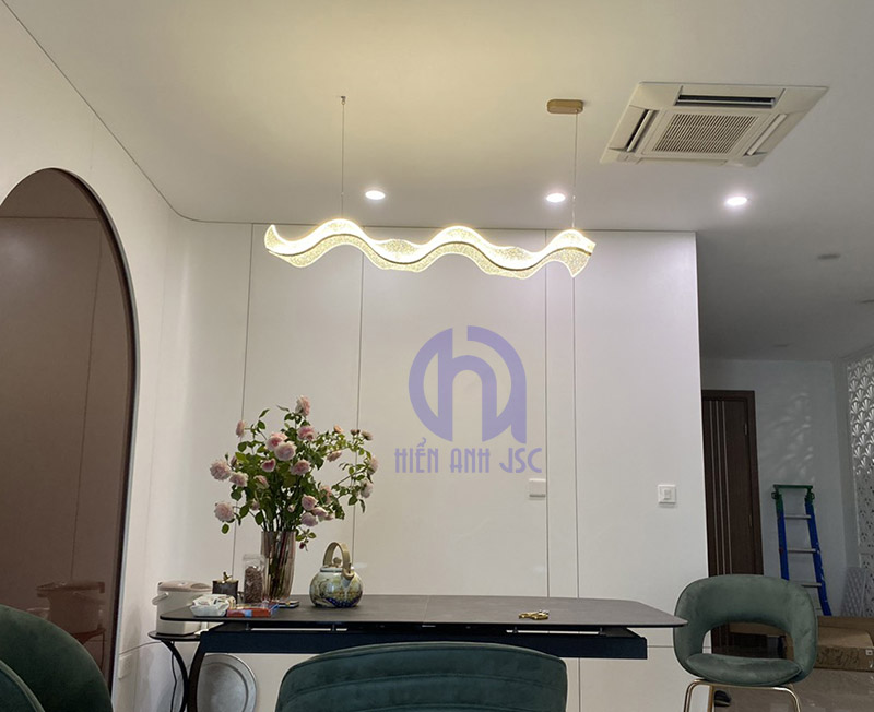 Đèn trang trí phòng ăn tạo không gian ấm cúng cho bữa cơm gia đình 3 den-trang-tri-phong-an-tao-khong-gian-am-cung-3