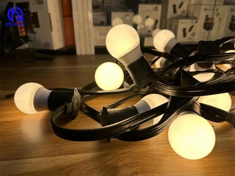 so-sanh-den-trang-tri-led-va-halogen-3
