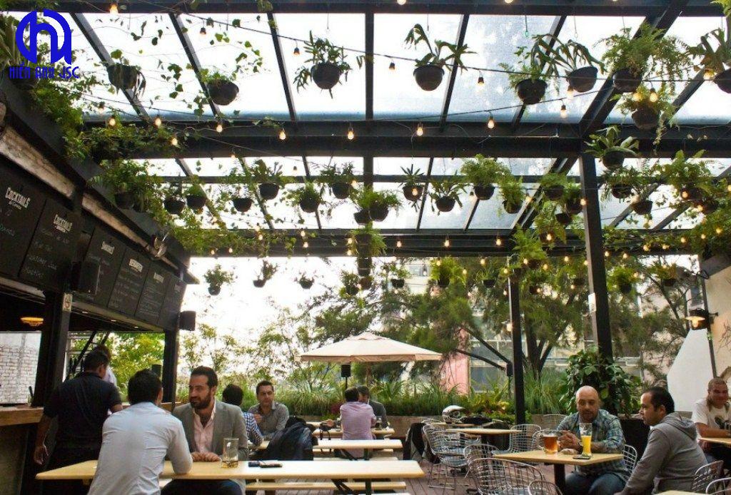 Bí quyết chọn đèn trang trí ngoài trời quán cafe hoàn hảo 3 Bí quyết chọn đèn trang trí ngoài trời quán cafe hoàn hảo
