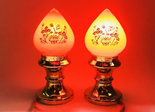 Hướng dẫn cách chọn đèn trang trí bàn thờ gia tiên phù hợp 3 Hướng dẫn cách chọn đèn trang trí bàn thờ gia tiên phù hợp