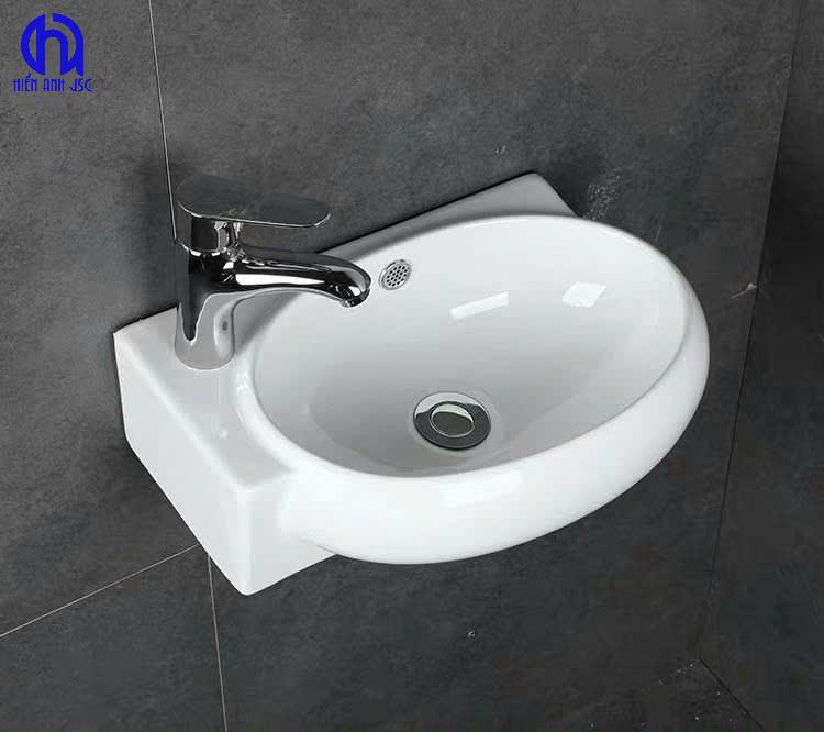 So sánh lavabo treo tường và đặt bàn – Tổng chi phí