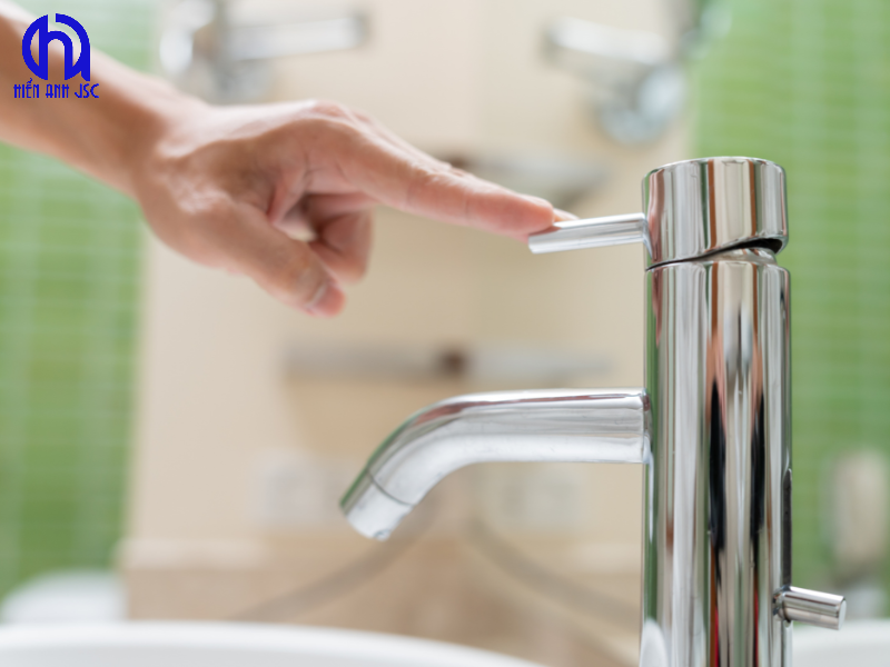 Công nghệ tiết kiệm nước trong thiết bị vệ sinh: Phân tích ROI 1 Công nghệ tiết kiệm nước trong thiết bị vệ sinh: Phân tích ROI