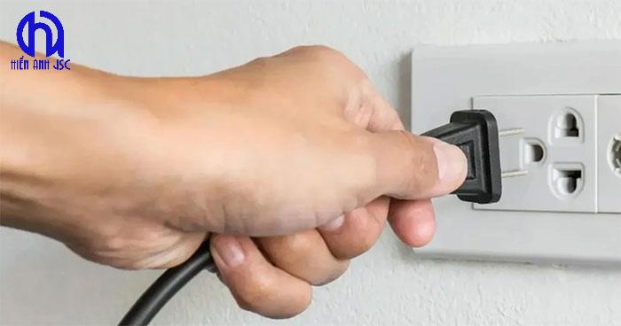 [Giải đáp] Bình nóng lạnh tiêu thụ bao nhiêu điện năng?