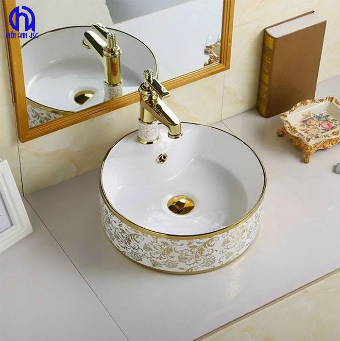 Chọn chậu sứ có họa tiết vẽ tay chế tác thủ công hay lavabo trơn? 3 Chọn chậu sứ có họa tiết vẽ tay chế tác thủ công hay lavabo trơn?