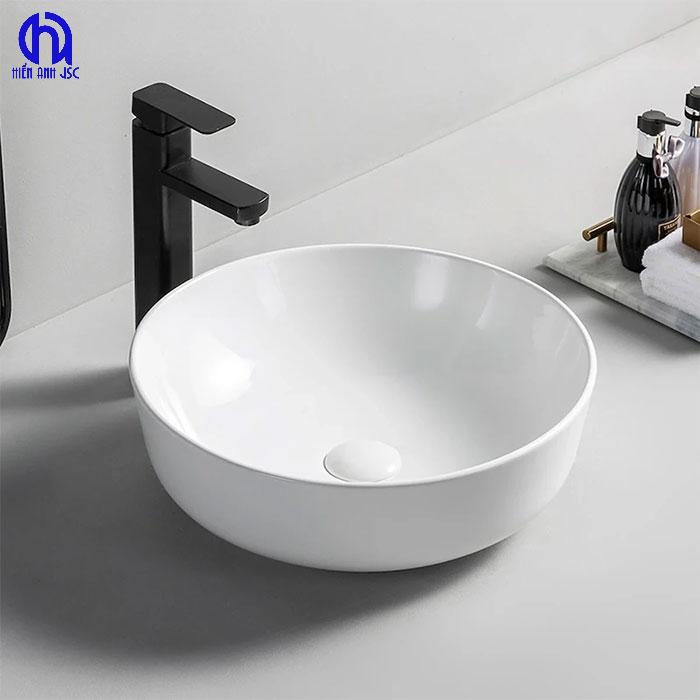 Chọn chậu sứ có họa tiết vẽ tay chế tác thủ công hay lavabo trơn? 4 Chọn chậu sứ có họa tiết vẽ tay chế tác thủ công hay lavabo trơn?