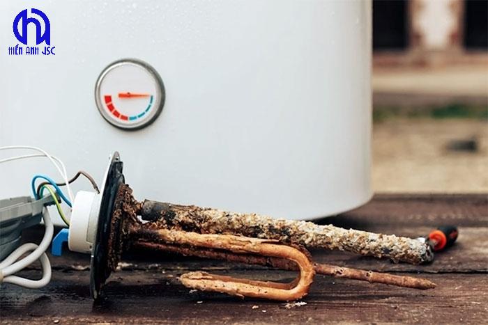 Có nên bật bình nóng lạnh 24/24 không? Hậu quả gì?