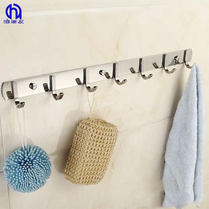 Móc treo quần áo nhà tắm: Tiêu chí lựa chọn