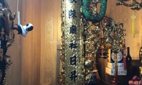 Thi công giấy dán tường cho phòng thờ tại Long Biên 