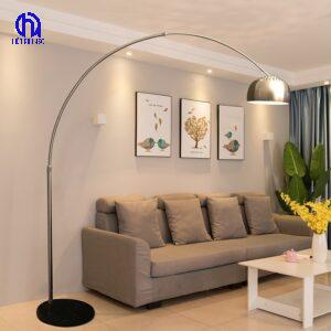 Các yếu tố quan trọng khi chọn đèn cây trang trí góc sofa 13 cac yeu to quan trong khi chon den cay trang tri goc sofa 2