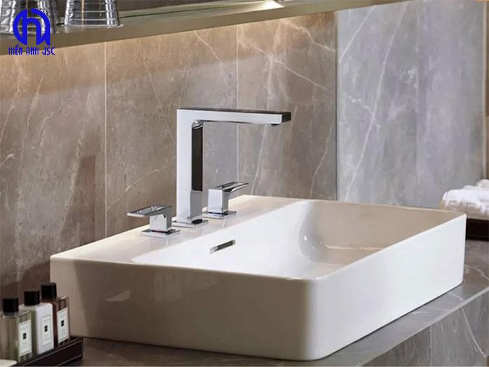 chau-su-co-hoa-tiet-ve-tay-che-tac-thu-cong-hay-lavabo-tron-5